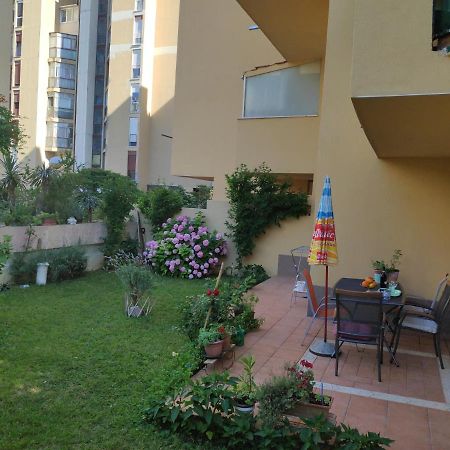 Spacious Apartment With Big Garden Near Beach Спліт Екстер'єр фото
