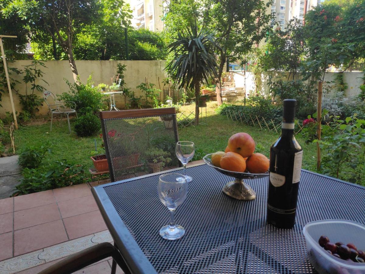 Spacious Apartment With Big Garden Near Beach Спліт Екстер'єр фото